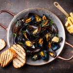 Fried Chilli Mussels with Croutons